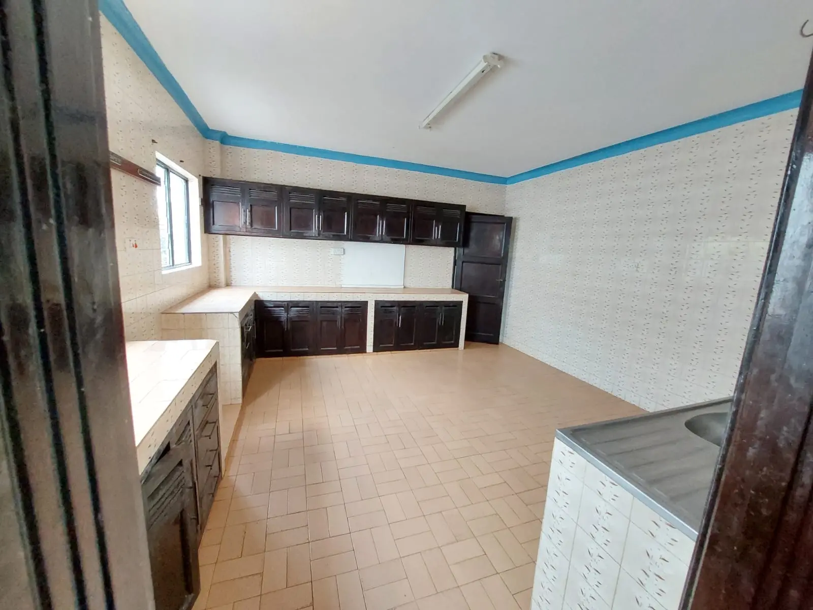 5 bedroom house in Ridgeways